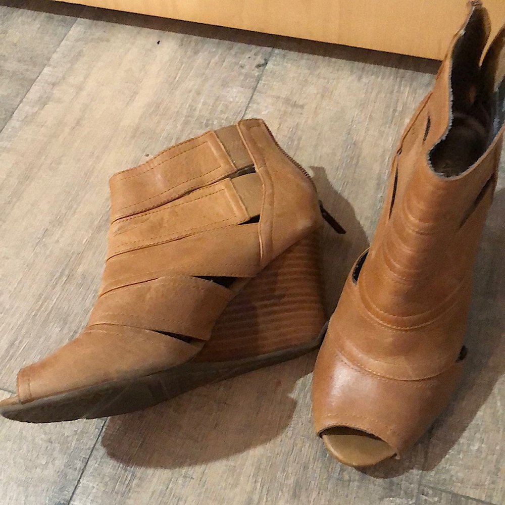 Nude leather